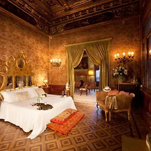 4* Pensión Palazzetto Pisani Grand Canal